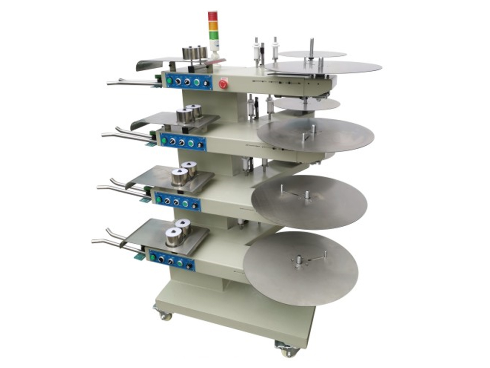 Máquina rebobinadora terminal W44S de 4 eixos